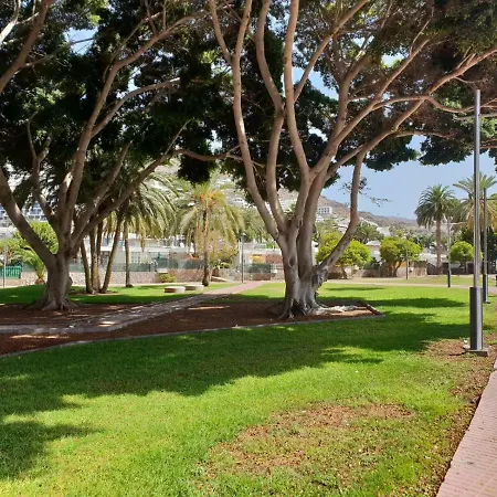 Bahamas Beside The Park And 300m To The Appartement