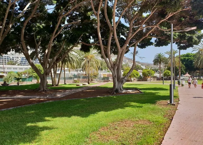 Bahamas Beside The Park And 300m To The Appartement