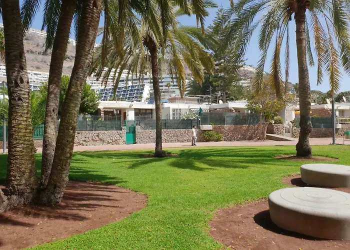 Bahamas Beside The Park And 300m To The *